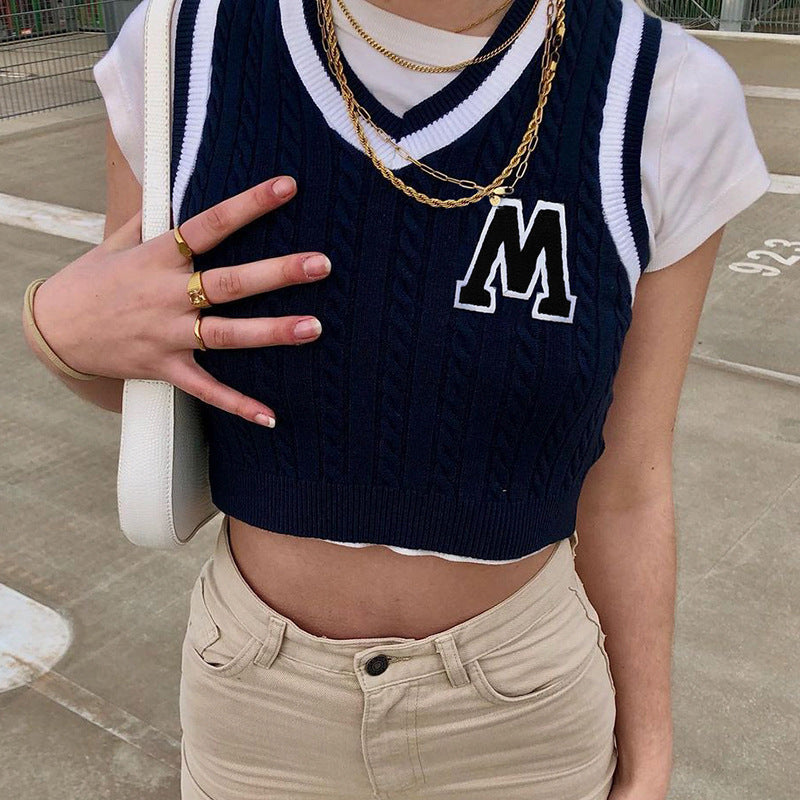 CROPPED V-NECK KNITTED VEST