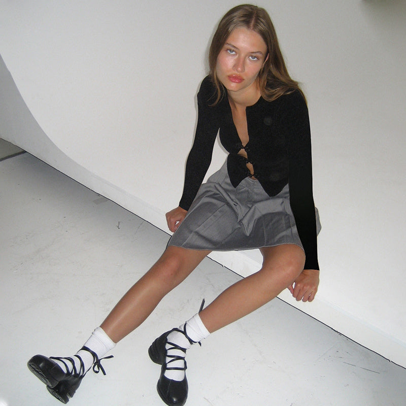 BLACK CUTOUT CROPPED CARDIGAN