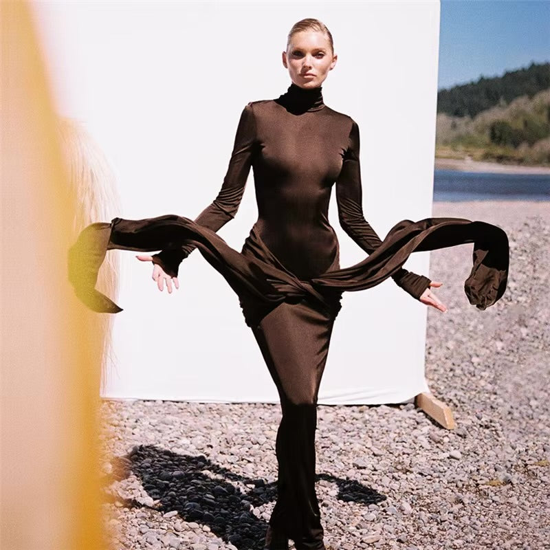 BROWN FORM-FITTING LONG SLEEVE DRESS