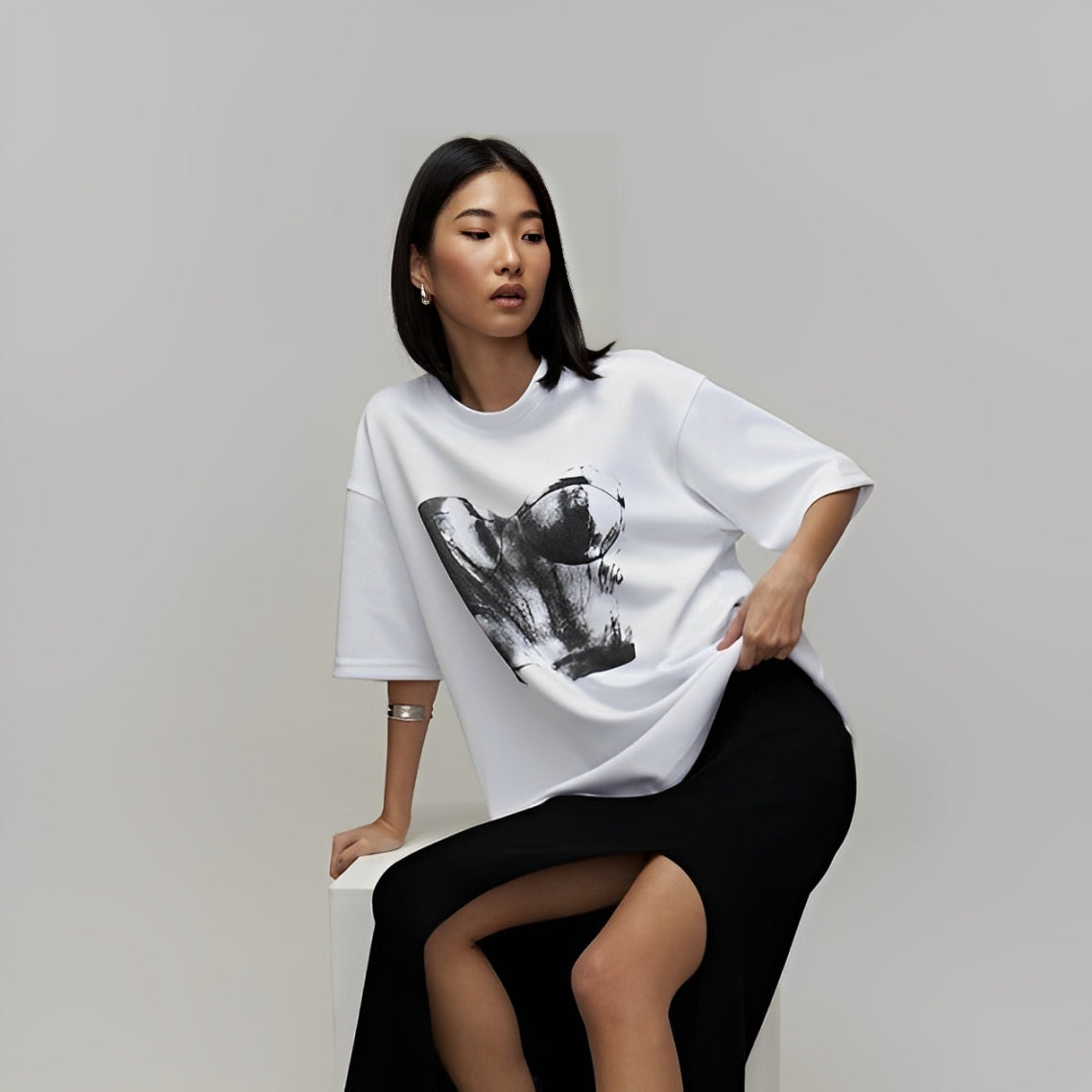 WHITE T-SHIRT WITH CORSET PRINT