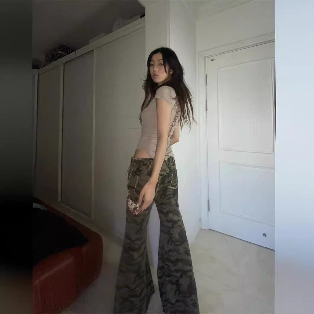 FITTED T-SHIRT WITH GRAPHIC BACK PRINT