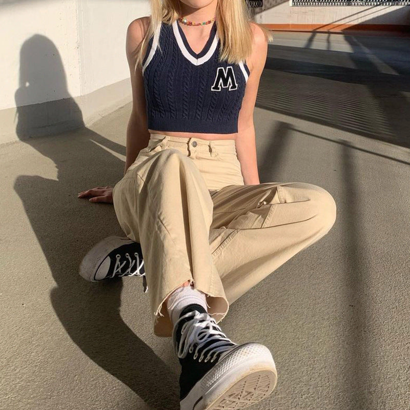 CROPPED V-NECK KNITTED VEST